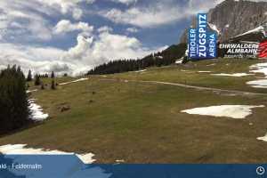 Kamera Ehrwald Ehrwalder Almbahn - Tiroler Zugspitz Are Feldernalm (LIVE Stream)