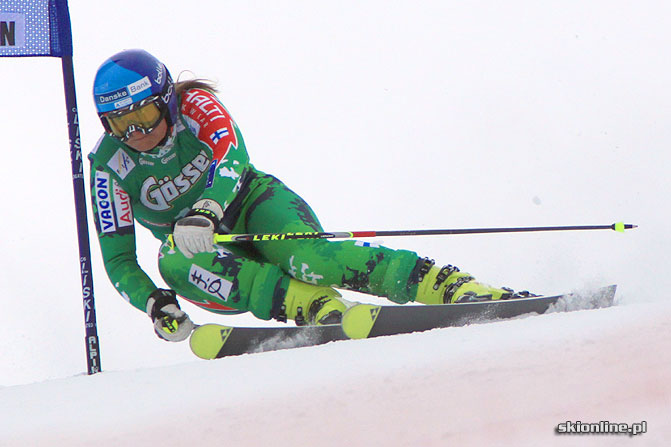 Galeria: Soelden - slalom gigant I przejazd kobiet