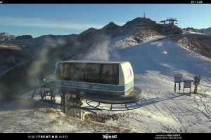 Kamera Val di Fassa Pozza di Fassa-Aloch-Buffaure Pala del Geiger (sullo sfondo il Pordoi)