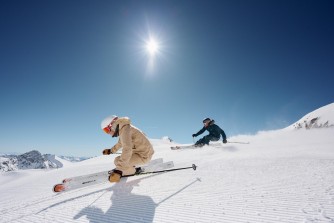 Zabawa w śniegu do wiosny – ostatni zjazd w dolinie Stubai