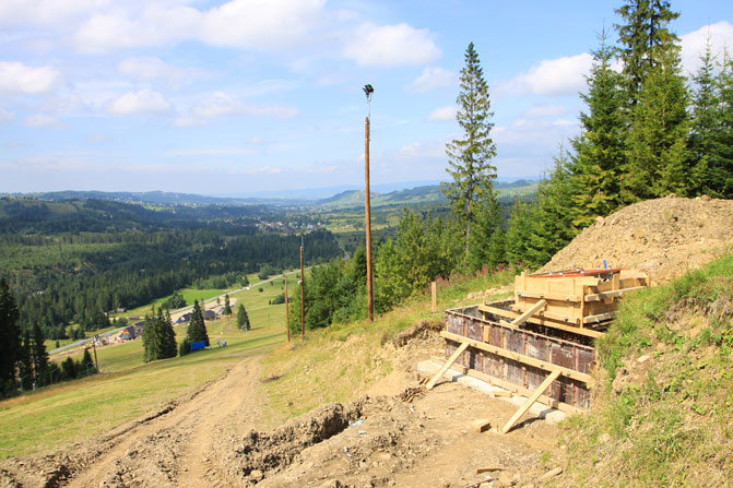 Jurgów - budowa nowego krzesła fot. skionline.pl