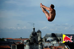 Red Bull Cliff Diving La Rochelle 2010 fot _V.Curutchet